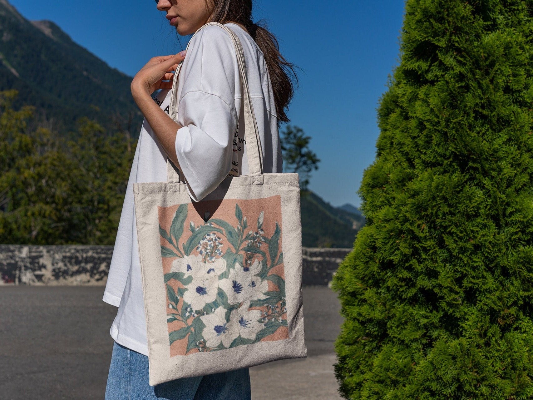 Elegant Floral Tote Bag